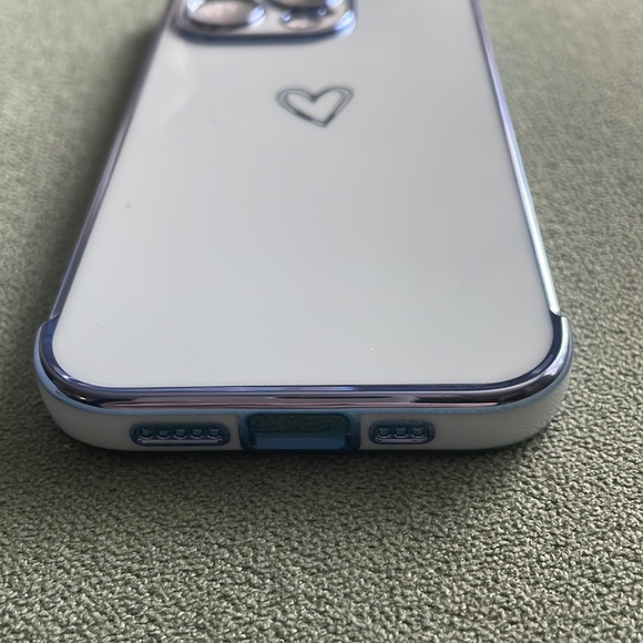 NWT iPhone 13 Pro Heart Baby Blue Case with Stand - Picture 4 of 5